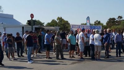 Ηράκλειο: Τα βρήκαν οδηγοί τουριστικών λεωφορείων και τουριστικοί πράκτορες-Ακυρώνεται η στάση εργασίας
