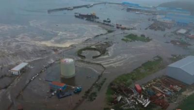 Σεισμός 8,8 Ρίχτερ: Προειδοποιήσεις για τσουνάμι σε όλο τον Ειρηνικό – Χτύπησαν τα πρώτα κύματα, άνθρωποι ανεβαίνουν στις στέγες