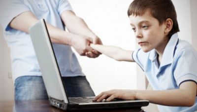 Το πρόβλημα του εθισμού στο διαδίκτυο και τα social media είναι υπαρκτό και προσλαμβάνει μεγάλες διαστάσεις