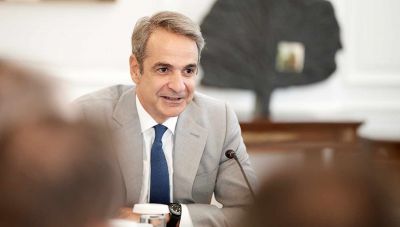 Πυρετός συσκέψεων για Μητσοτάκη τον Αύγουστο-Ζητούμενο η αντιστροφή του κλίματος και ΔΕΘ