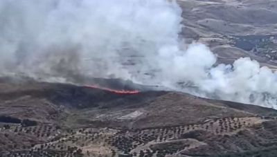 Ηράκλειο: Φωτιά έχει ξεσπάσει στην περιοχή της Καρκαδιώτισσας - Ρίψεις και από ελικόπτερα (Φωτο)