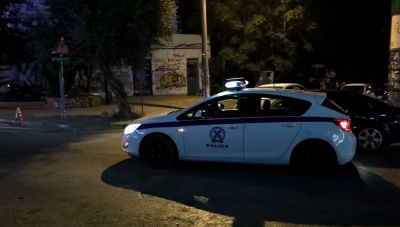 Σκηνές θρίλερ στον Πύργο: Βγήκε στον δρόμο με κουζινομάχαιρο