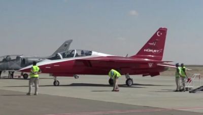 Hurjet: H Βρετανία εξετάζει το τουρκικό εκπαιδευτικό αεροσκάφος για να αντικαταστήσει τα Hawk