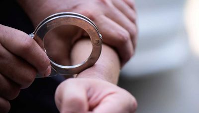 Χερσόνησος: Με χειροπέδες δυο ανήλικοι για κατοχή ναρκωτικών-Συνελήφθησαν και οι γονείς τους