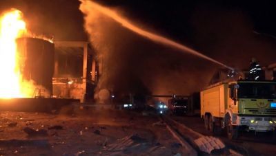 Η αεροπορία του Ισραήλ βομβαρδίζει το λιμάνι Χοντάιντα της Υεμένης