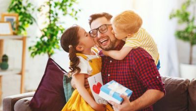 Ο «Σύνδεσμος Μελών Γυναικείων Σωματείων Ηρακλείου και Ν. Ηρακλείου» τιμά την γιορτή του πατέρα