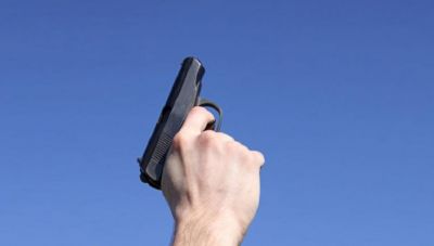 Χανιά:  Δεν έδωσαν πληροφορίες για τα άτομα που έριξαν μπαλοθιές σε κοινωνική εκδήλωση και συνελήφθησαν