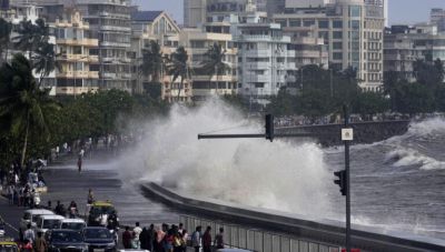 Ινδία: Τουλάχιστον 27 νεκροί από τις καταρρακτώδεις βροχές των μουσώνων