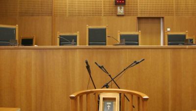 Κρήτη: Αναστάτωση στα Δικαστήρια - Κατέρρευσε κατηγορούμενος, τον πήρε ασθενοφόρο