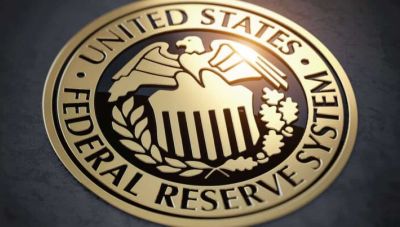 Αμετάβλητα διατήρησε η Fed τα επιτόκια – Πιθανές δύο μειώσεις επιτοκίων μέχρι το τέλος της χρονιάς