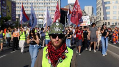 Σερβία: Διαδηλώσεις φοιτητών με αίτημα την προκήρυξη βουλευτικών εκλογών