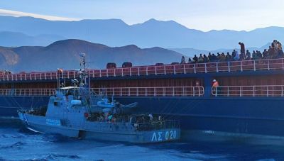 Νότια Κρήτη: Χειροπέδες σε 4 διακινητές για τη «βάρκα των 501» - Το χρονικό της σωτήριας επιχείρησης