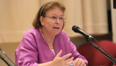 Επίσκεψη της Υπουργού Πολιτισμού Λίνας Μενδώνη στην Κρήτη με «καυτά» ερωτήματα για Κνωσό και Σπιναλόγκα