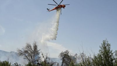 Θεσσαλονίκη: Φωτιά στον οικισμό Τσαΐρια - Επιχειρεί ένα ελικόπτερο - Υπό έλεγχο η φωτιά στην Κάρυστο