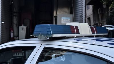 Σοκ στον Βύρωνα: Γνωστή ηθοποιός επιτέθηκε με κατσαβίδι σε 30χρονο