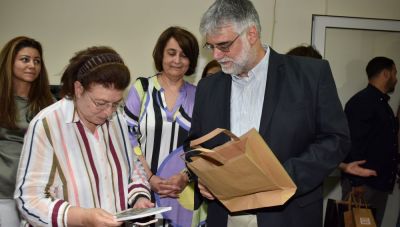 Ηράκλειο: Επίσκεψη της Υπουργού Πολιτισμού Λίνας Μενδώνη στη Δομή Ξυλοτεχνίας στο ΕΛΜΕΠΑ