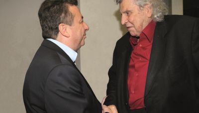 Εκδήλωση τιμής και μνήμης για τα 100 χρόνια από τη γέννηση του Μίκη Θεοδωράκη: Παρουσίαση του βιβλίου του Γιώργου Λογοθέτη