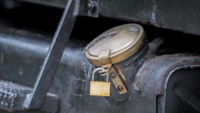 Κρήτη: Ένας ανήλικος και τρεις νεαροί οι δράστες που αδειαζαν τα  καύσιμα από φορτηγά και μηχανήματα έργων