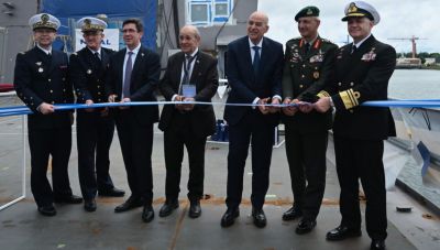 Στη θάλασσα η τρίτη ελληνική Belharra – Δένδιας: «Έρχεται και 4η φρεγάτα FDI»