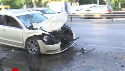 Τραγωδία στην Ποσειδώνος έπειτα από σύγκρουση απορριμματοφόρου με ταξί – Μια νεκρή