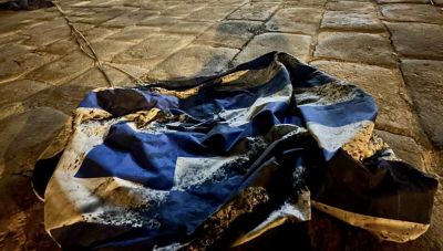 Επίθεση και βανδαλισμοί στο κτίριο της Αποκεντρωμένης Διοίκησης Κρήτης στο Ηράκλειο - Λεηλάτησαν την Ελληνική σημαία