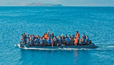 Συνεχίζονται οι μεταναστευτικές ροές στην Κρήτη: Με μία ξύλινη βάρκα έφτασαν 50 μετανάστες στη Γαύδο