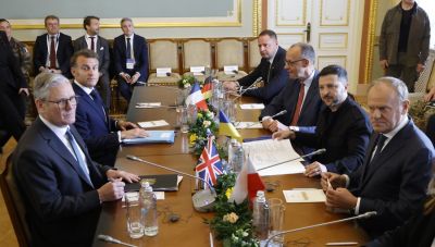 Mακρόν και Μερτς προειδοποιούν τη Ρωσία: Θα υπάρξουν σκληρές κυρώσεις αν δεν δεχθεί την εκεχειρία