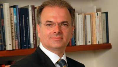 Αιχμηρός... Μαρινάκης για τη σημαία της Παλαιστίνης στο Δημαρχείο: «Πράξη καταδικαστέα, αντιδημοκρατική και παράνομη»