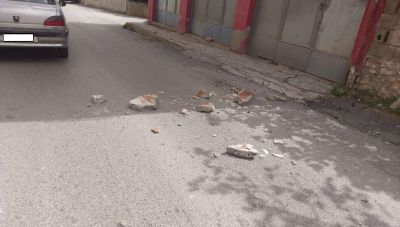 Αρκαλοχώρι: Πτώση μπαλκονιού σε κεντρικό δρόμο προκάλεσε αναστάτωση (Φωτο)