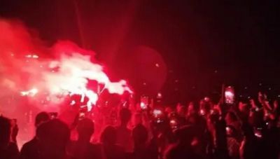 Χιλιάδες φίλοι του ΟΦΗ έκαναν τη νύχτα μέρα στο λιμάνι του Ηρακλείου - Έτοιμοι όλοι για το ραντεβού με την Ιστορία