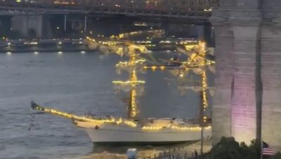 Νέα Υόρκη: Σοβαρό ατύχημα με ιστιοφόρο - Έπεσε στη Γέφυρα του Μπρούκλιν, πολλοί τραυματίες