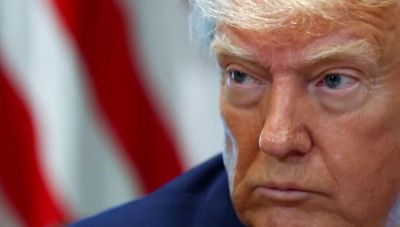 Η αμερικανική οικονομία συρρικνώνεται, ο Trump ζητά πίστωση χρόνου
