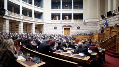 «Πινελιές» στρατηγικής από την Κυβέρνηση για την μάχη της προκαταρκτικής στη Βουλή