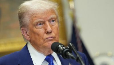 Ο Τραμπ εξετάζει κυρώσεις στη Ρωσία, αλλά για να πιέσει τον Πούτιν να διαπραγματευτεί