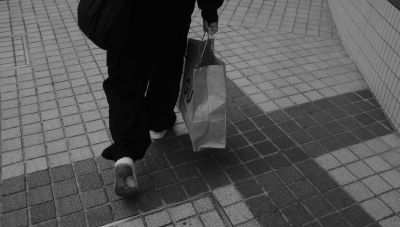 Έρευνα ΙΟΒΕ: Σταθερά απαισιόδοξοι παραμένουν οι Έλληνες καταναλωτές