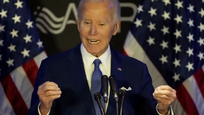 Ο Μπάιντεν κατηγορεί τον Τραμπ για κατευνασμό της Ρωσίας