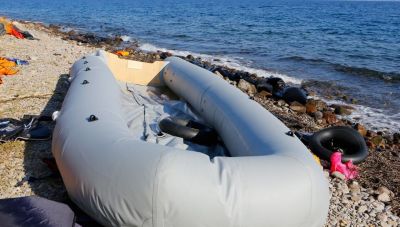 Κρήτη; Μπήκαν σε φουσκωτή βάρκα και κινδύνεψαν - Κάλεσαν το 112