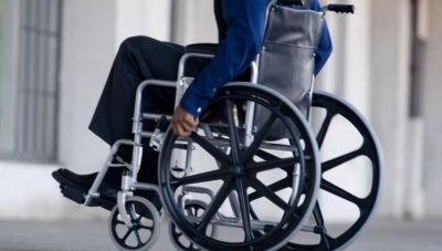 Ενδοοικογενειακή βία στον Βόλο: Χτύπησε τον ανάπηρο σύζυγό της και απείλησε να τον μαχαιρώσει