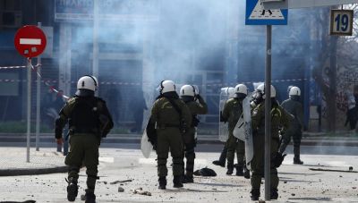 Κακουργηματική δίωξη στον 14χρονο που συνελήφθη στη Θεσσαλονίκη με μολότοφ μετά τα επεισόδια στην πορεία για τα Τέμπη