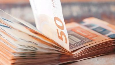 Νέα αύξηση στον κατώτατο μισθό, «πάγωμα» της προσωπικής διαφοράς και ρύθμιση οφειλών
