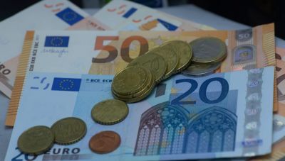 Ποιοι θα πάρουν bonus 2.000 ευρώ τον Μάιο – Η τροπολογία του υπ. Αγροτικής Ανάπτυξης