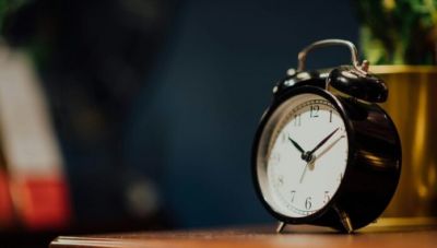 Αλλαγή ώρας 2025: Πότε θα πάμε τα ρολόγια μια ώρα πίσω