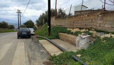 «Ξέχασαν» να αποκαταστήσουν το σκέπαστρο της στάσης στις Βασιλειές – Είχε καεί από αγνώστους στις 15 Ιουλίου 2024!