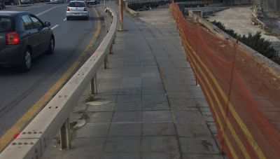 Ηράκλειο: Συνοδηγός αυτοκινήτου πέταξε υγρό σε πεζούς εν κινήσει προκαλώντας πανικό!