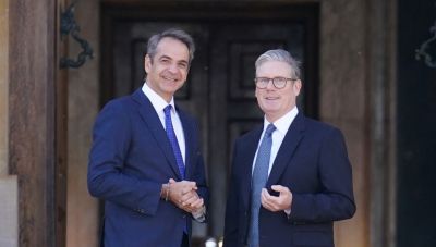 Μητσοτάκης σε Στάρμερ: «Η Ελλάδα υπέρ μίας δίκαιης και βιώσιμης ειρήνης στην Ουκρανία»