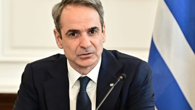 Επίσκεψη Μητσοτάκη στη Διεύθυνση Αντιμετώπισης Οργανωμένου Εγκλήματος στη ΓΑΔΑ
