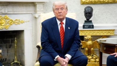 Ο Τραμπ έρχεται όλο και πιο κοντά στον Πούτιν και αναστέλλει τα μέτρα για την αντιμετώπιση του ρωσικού σαμποτάζ