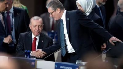 Τηλεφωνική επικοινωνία Ερντογάν – Στάρμερ για την Ουκρανία