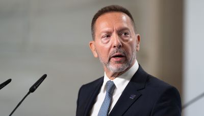 Στουρνάρας: Προς νέα μείωση των επιτοκίων της ΕΚΤ τον Απρίλιο