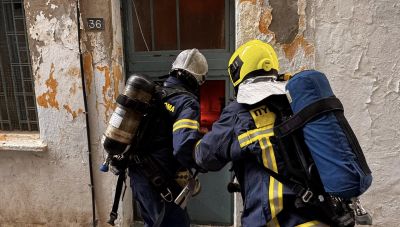 Φωτιά ταυτόχρονα σε δυο εγκαταλελειμμένα κτίσματα στο κέντρο του Ηρακλείου και τη Ν. Αλικαρνασσό